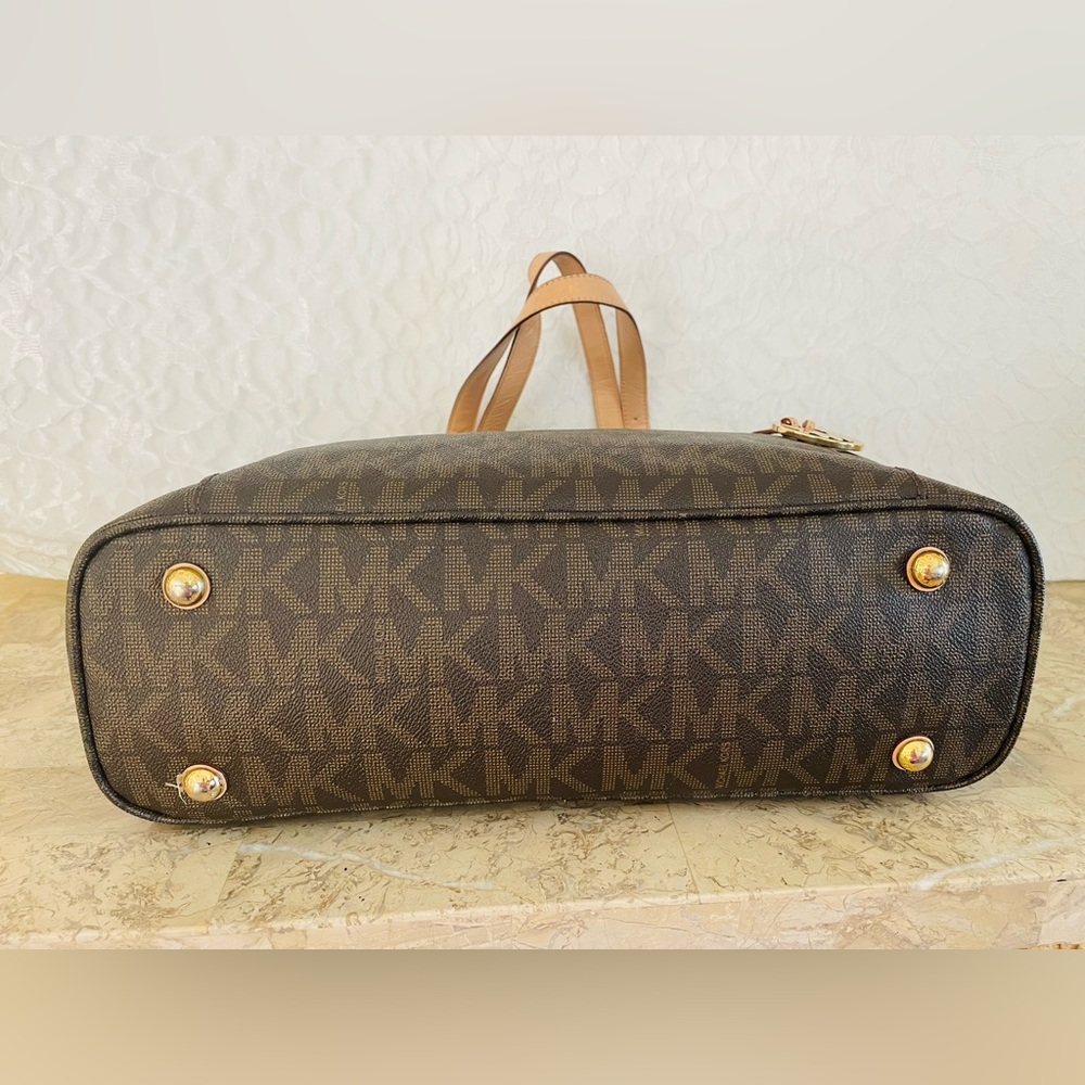 MICHAEL KORS brown logo large Voyager crossgrain leather tote shoulder bag - Picture 6 of 10